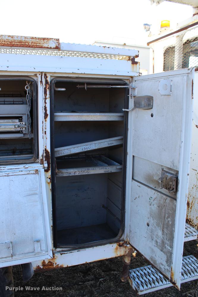 image for item DC7740 2000 Freightliner FL70 bucket truck