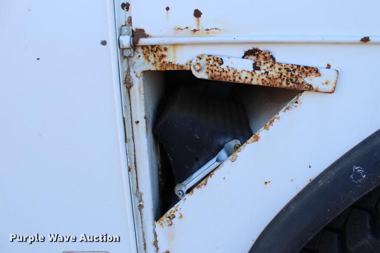 image for item DC7740 2000 Freightliner FL70 bucket truck