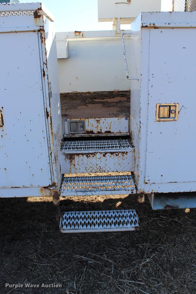 image for item DC7740 2000 Freightliner FL70 bucket truck