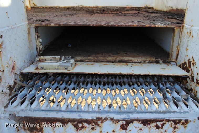 image for item DC7740 2000 Freightliner FL70 bucket truck