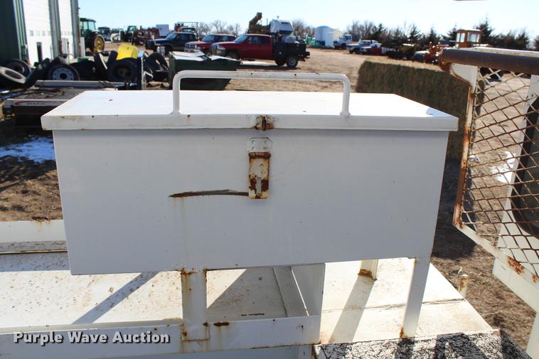 image for item DC7740 2000 Freightliner FL70 bucket truck