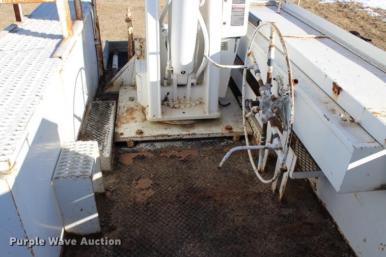 image for item DC7740 2000 Freightliner FL70 bucket truck