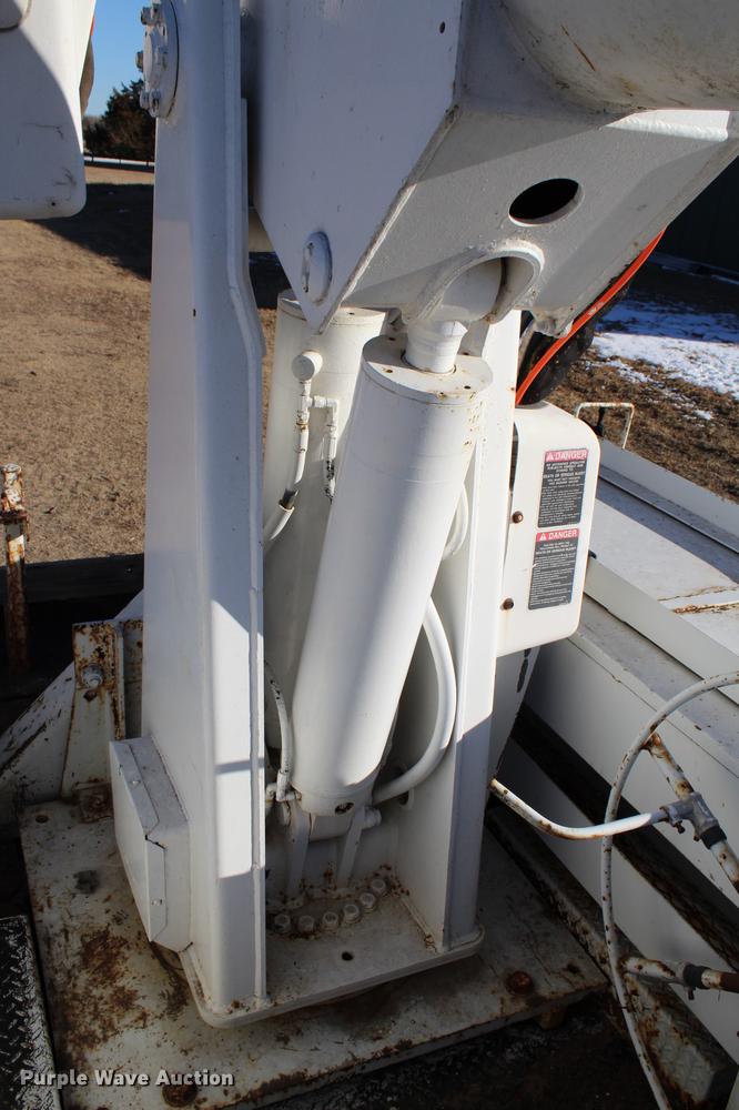 image for item DC7740 2000 Freightliner FL70 bucket truck