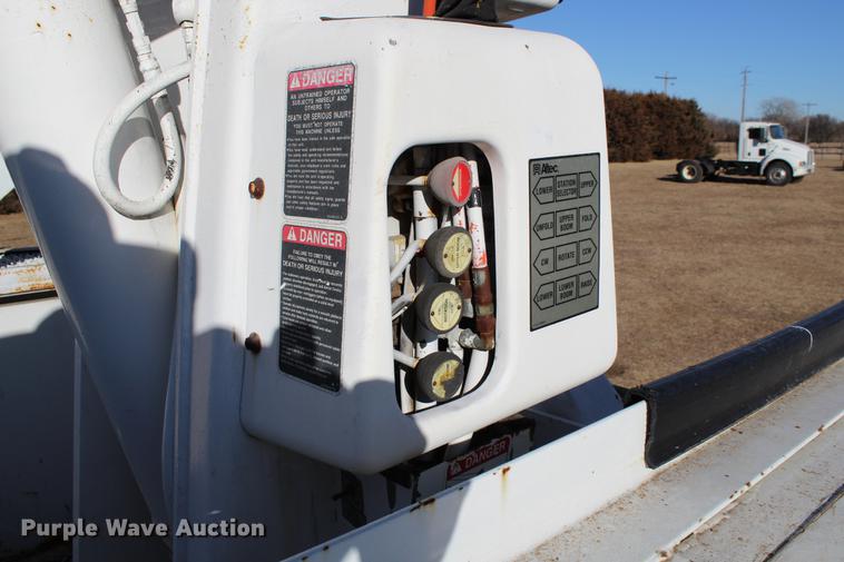 image for item DC7740 2000 Freightliner FL70 bucket truck