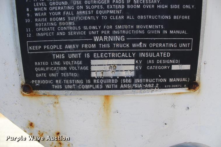 image for item DC7740 2000 Freightliner FL70 bucket truck