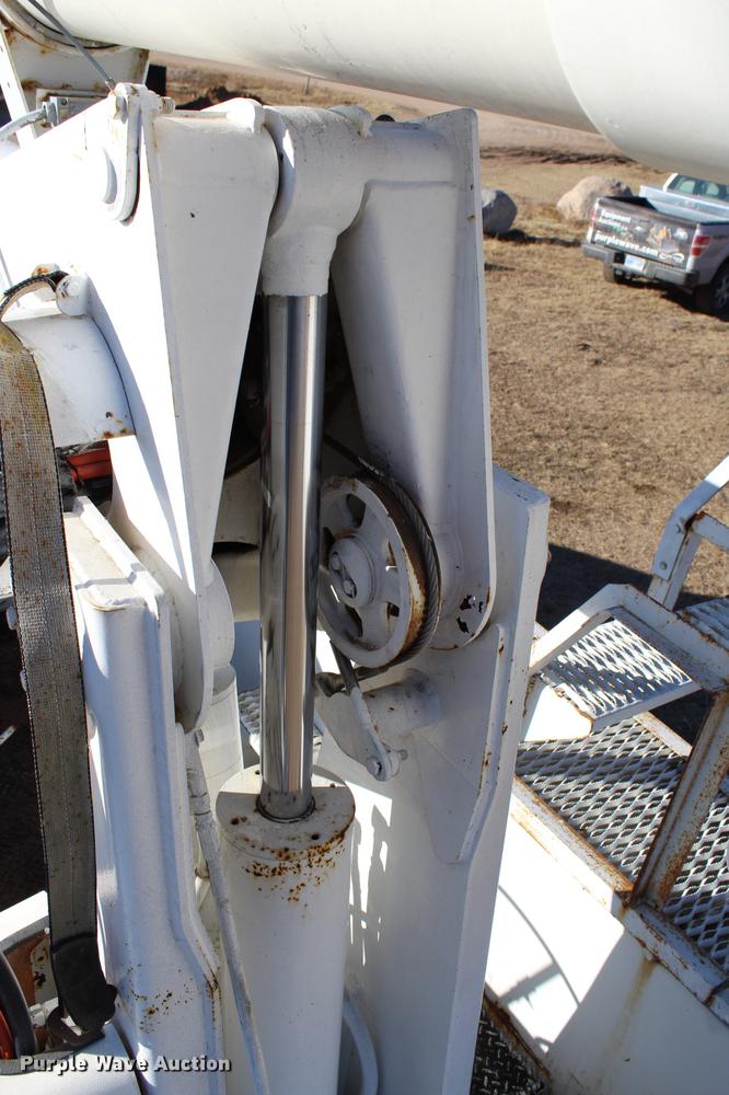 image for item DC7740 2000 Freightliner FL70 bucket truck