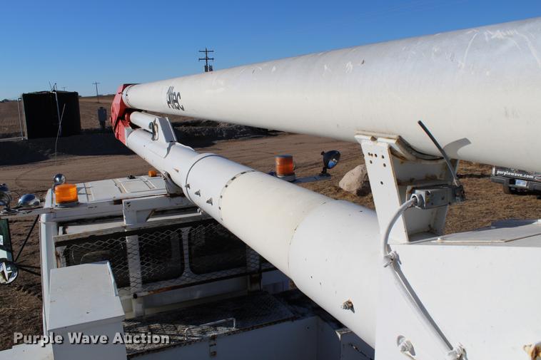 image for item DC7740 2000 Freightliner FL70 bucket truck