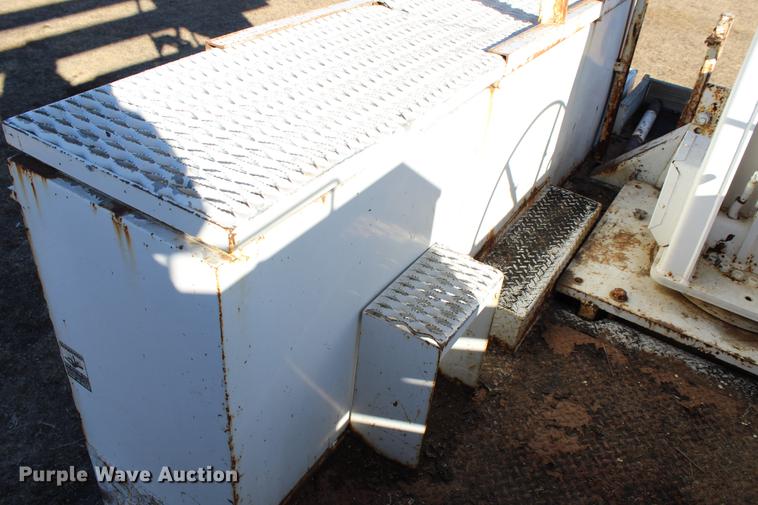 image for item DC7740 2000 Freightliner FL70 bucket truck