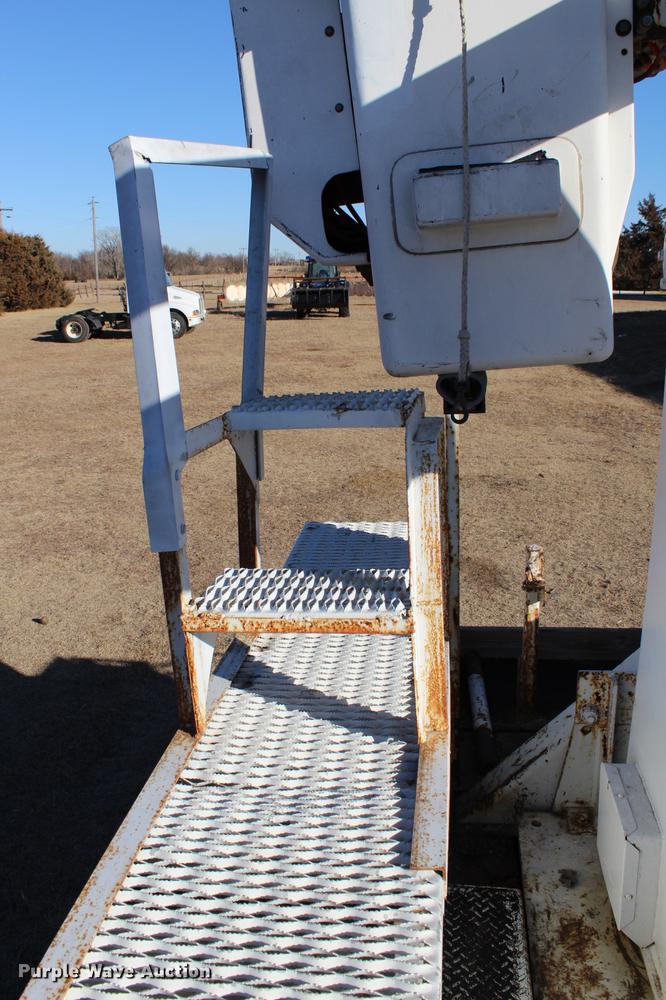 image for item DC7740 2000 Freightliner FL70 bucket truck