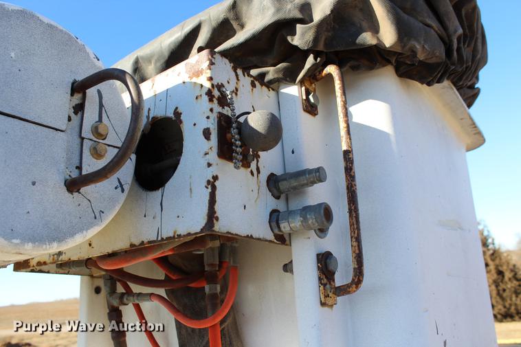 image for item DC7740 2000 Freightliner FL70 bucket truck