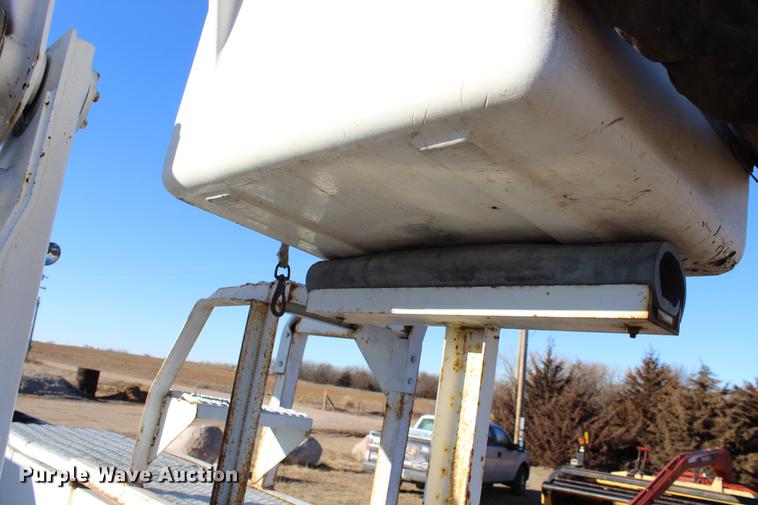 image for item DC7740 2000 Freightliner FL70 bucket truck