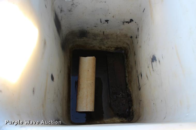 image for item DC7740 2000 Freightliner FL70 bucket truck