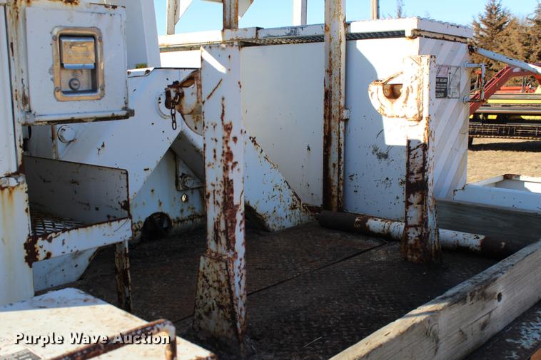 image for item DC7740 2000 Freightliner FL70 bucket truck