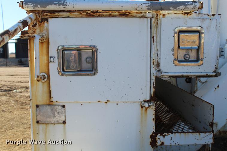 image for item DC7740 2000 Freightliner FL70 bucket truck