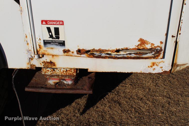 image for item DC7740 2000 Freightliner FL70 bucket truck