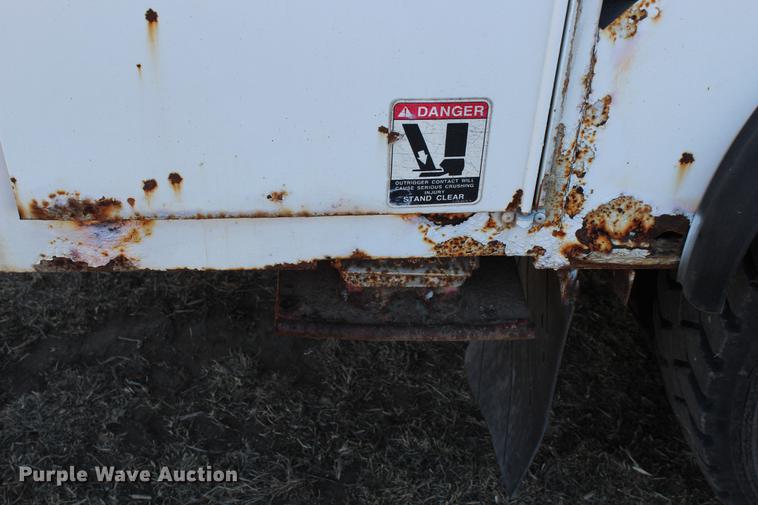 image for item DC7740 2000 Freightliner FL70 bucket truck