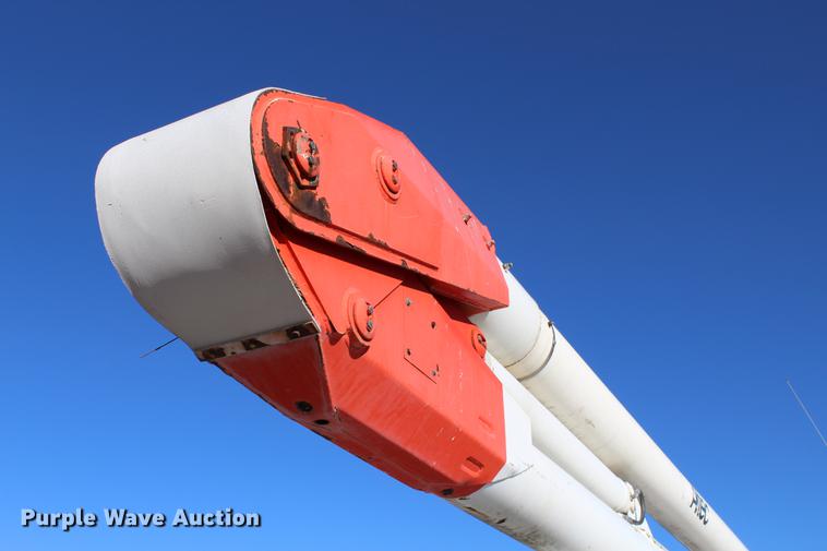 image for item DC7740 2000 Freightliner FL70 bucket truck