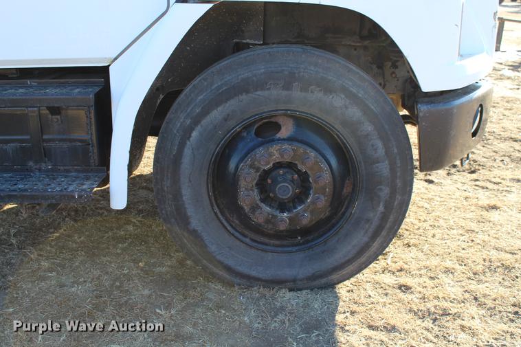 image for item DC7740 2000 Freightliner FL70 bucket truck