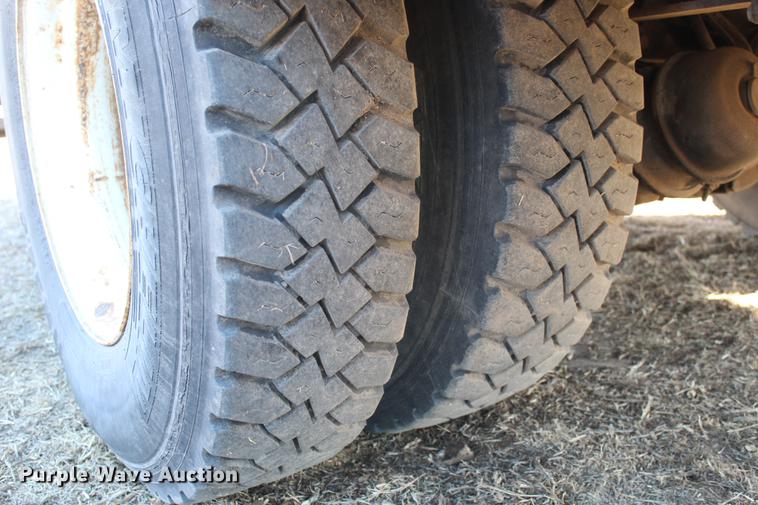 image for item DC7740 2000 Freightliner FL70 bucket truck