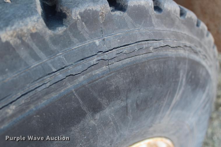 image for item DC7740 2000 Freightliner FL70 bucket truck