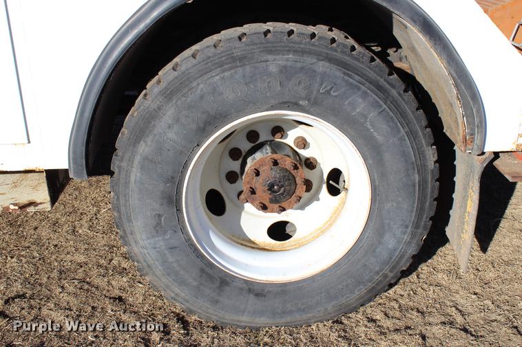 image for item DC7740 2000 Freightliner FL70 bucket truck