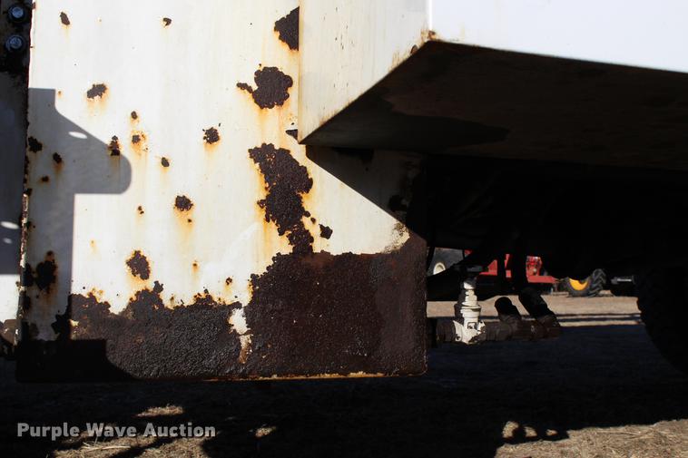 image for item DC7740 2000 Freightliner FL70 bucket truck