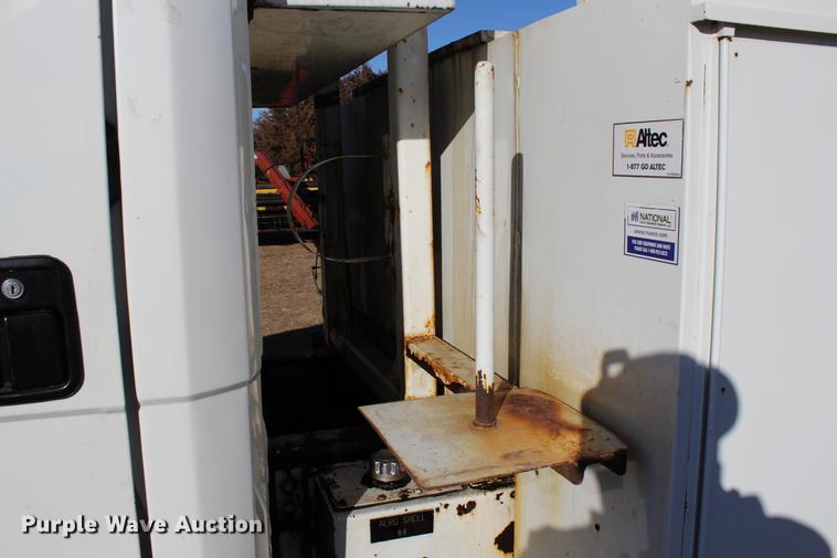 image for item DC7740 2000 Freightliner FL70 bucket truck