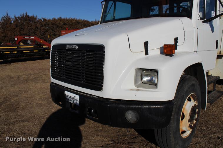 image for item DC7740 2000 Freightliner FL70 bucket truck