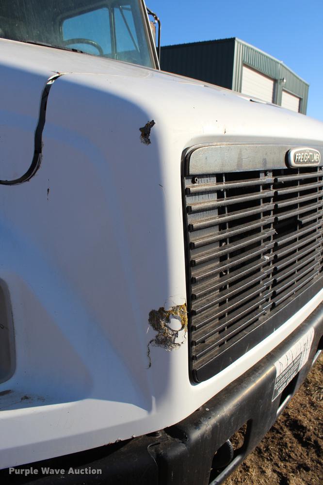 image for item DC7740 2000 Freightliner FL70 bucket truck