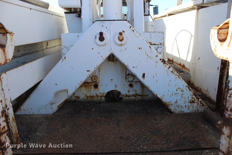 image for item DC7740 2000 Freightliner FL70 bucket truck