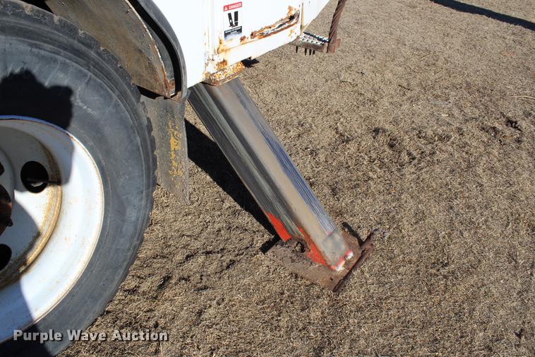 image for item DC7740 2000 Freightliner FL70 bucket truck