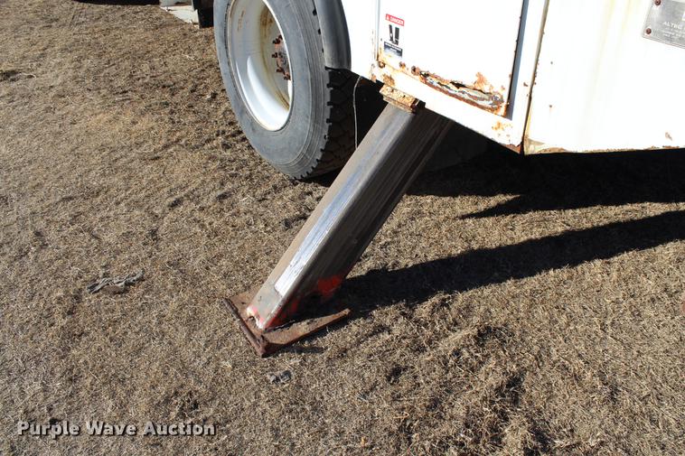 image for item DC7740 2000 Freightliner FL70 bucket truck