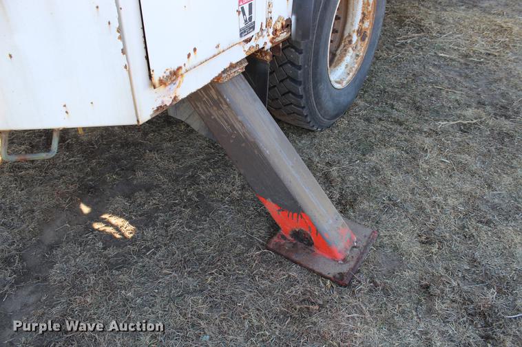 image for item DC7740 2000 Freightliner FL70 bucket truck