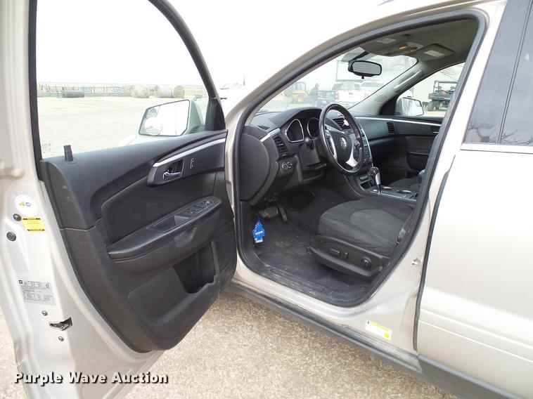 image for item DD1370 2011 Chevrolet Traverse LT SUV