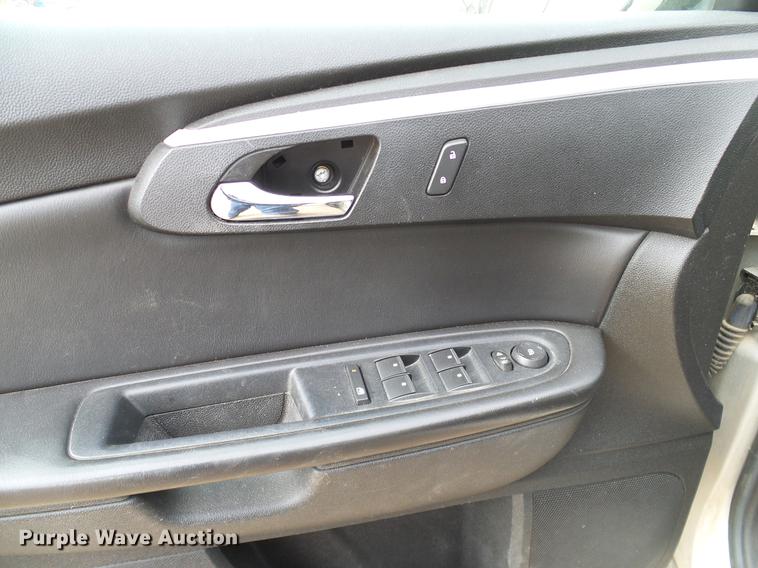 image for item DD1370 2011 Chevrolet Traverse LT SUV
