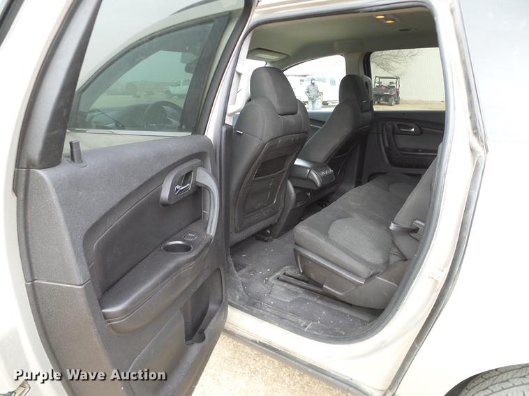 image for item DD1370 2011 Chevrolet Traverse LT SUV