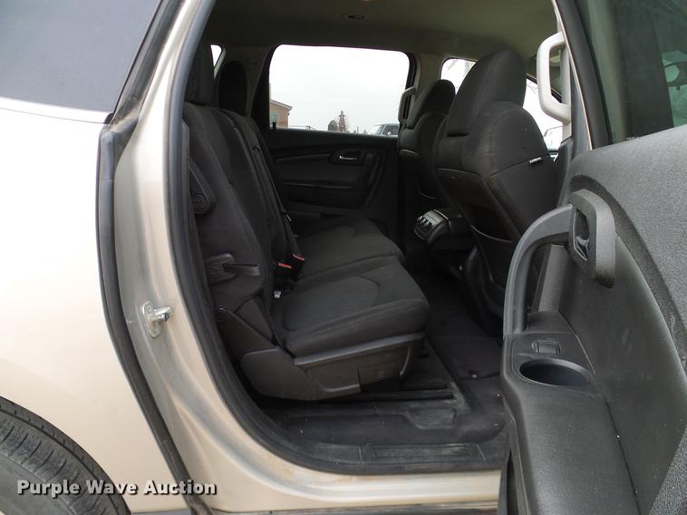 image for item DD1370 2011 Chevrolet Traverse LT SUV