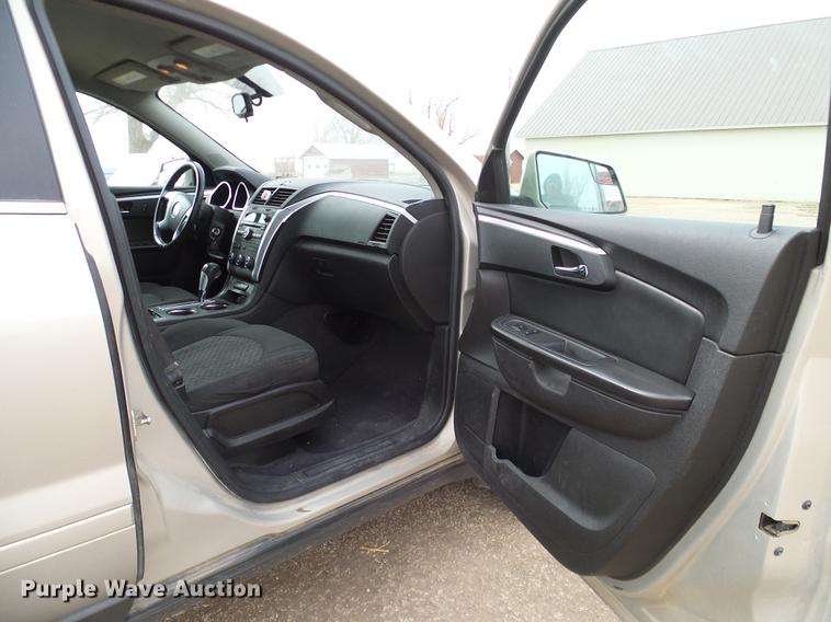 image for item DD1370 2011 Chevrolet Traverse LT SUV