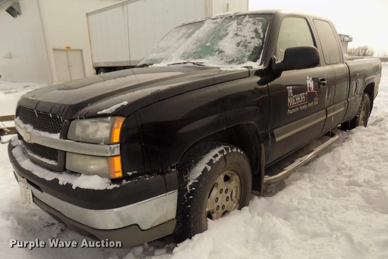 image for item DD2901 2003 Chevrolet Silverado 1500 Ext. Cab pickup truck