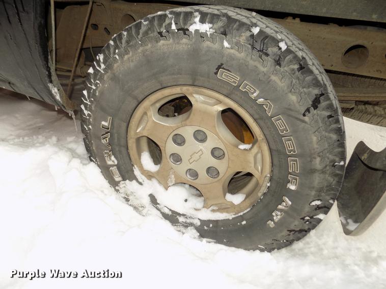 image for item DD2901 2003 Chevrolet Silverado 1500 Ext. Cab pickup truck