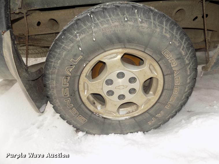 image for item DD2901 2003 Chevrolet Silverado 1500 Ext. Cab pickup truck