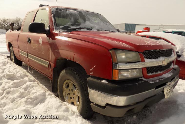 image for item DD2902 2003 Chevrolet Silverado 1500 Ext. Cab pickup truck
