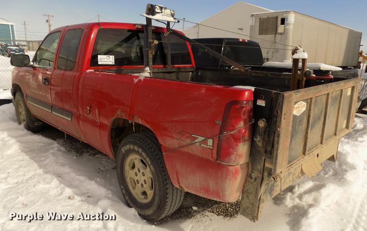 image for item DD2902 2003 Chevrolet Silverado 1500 Ext. Cab pickup truck
