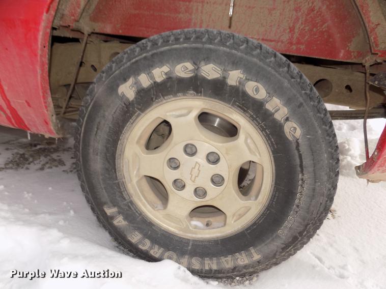 image for item DD2902 2003 Chevrolet Silverado 1500 Ext. Cab pickup truck