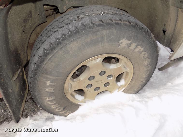 image for item DD2902 2003 Chevrolet Silverado 1500 Ext. Cab pickup truck