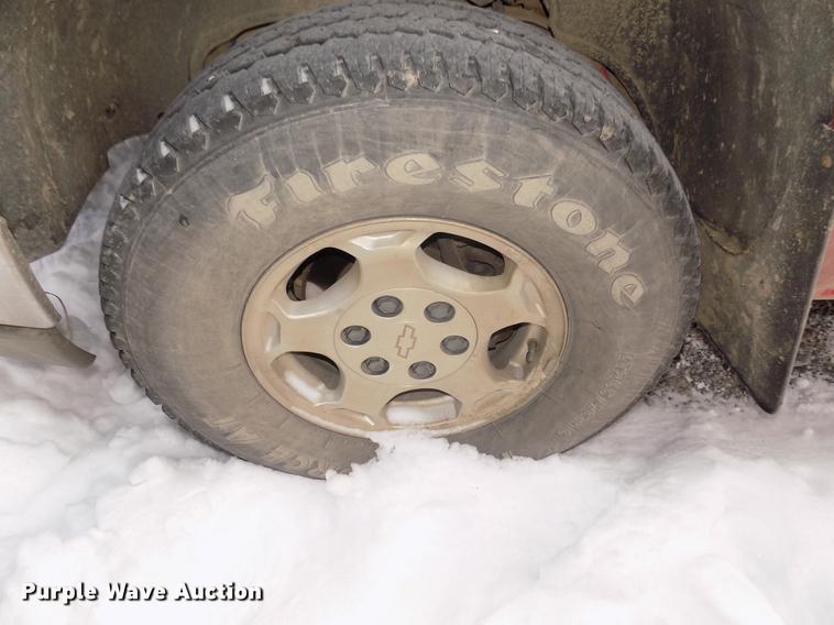 image for item DD2902 2003 Chevrolet Silverado 1500 Ext. Cab pickup truck