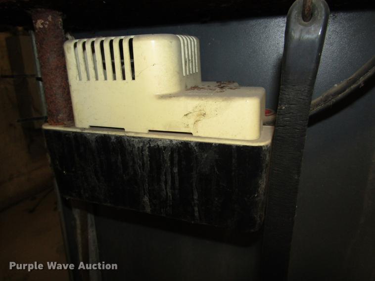 image for item DD2935 2000 Atlas Copco GA75W air compressor