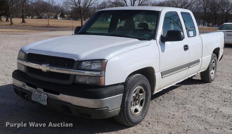 image for item DD5420 2004 Chevrolet Silverado 1500 Ext. Cab pickup truck