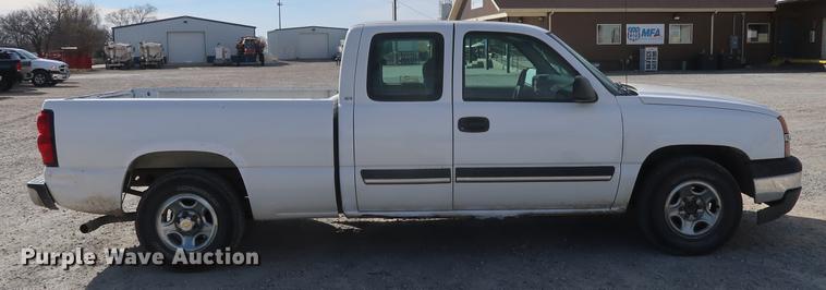 image for item DD5420 2004 Chevrolet Silverado 1500 Ext. Cab pickup truck