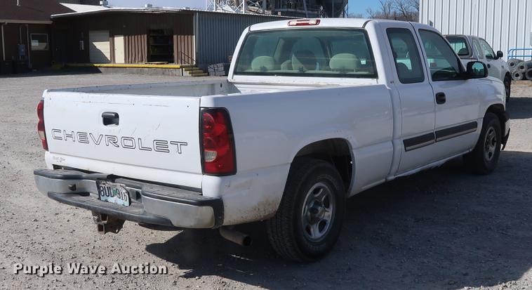 image for item DD5420 2004 Chevrolet Silverado 1500 Ext. Cab pickup truck